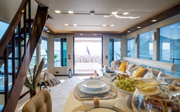DZAM 4 B60 Dzam_Interior3