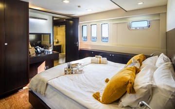 DZAM 7 B60 Dzam_Interior5