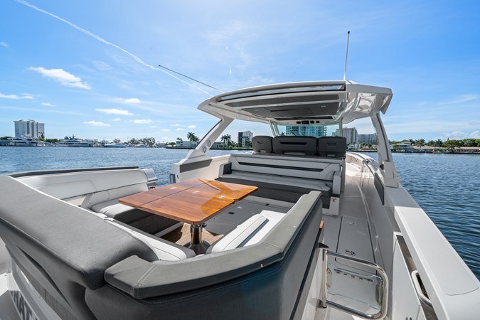 WHAT THE HULL - Yacht for sale