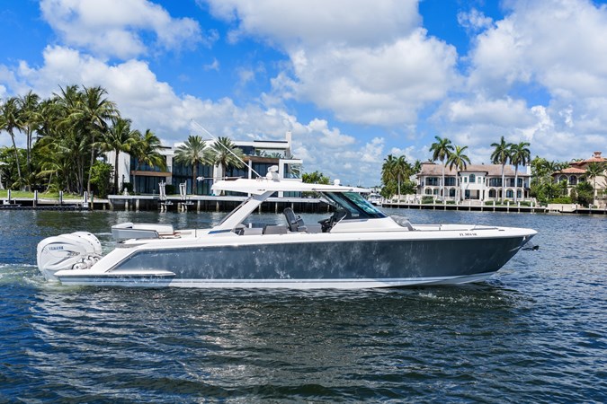 WHAT THE HULL - Yacht for sale