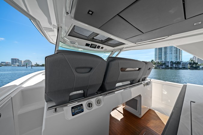 WHAT THE HULL - Yacht for sale