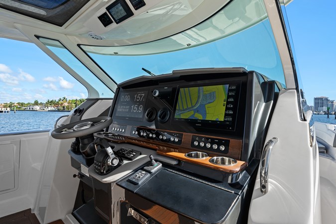WHAT THE HULL - Yacht for sale