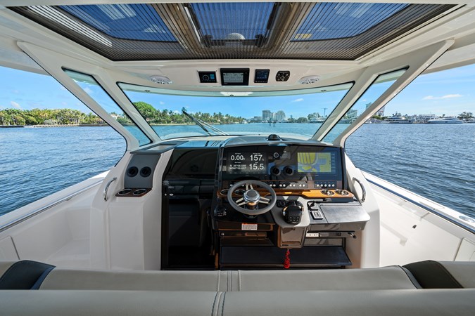 WHAT THE HULL - Yacht for sale
