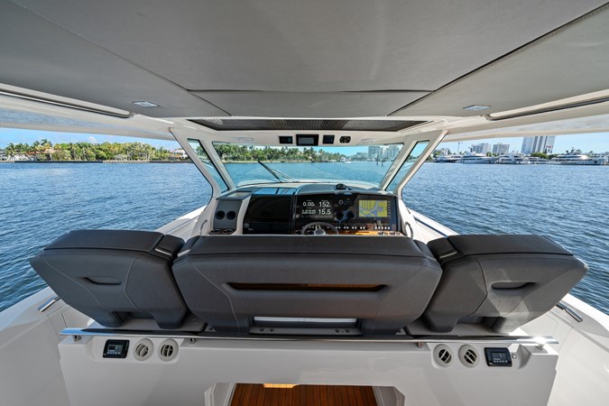 WHAT THE HULL - Yacht for sale