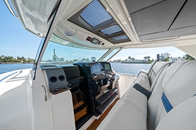 WHAT THE HULL - Yacht for sale