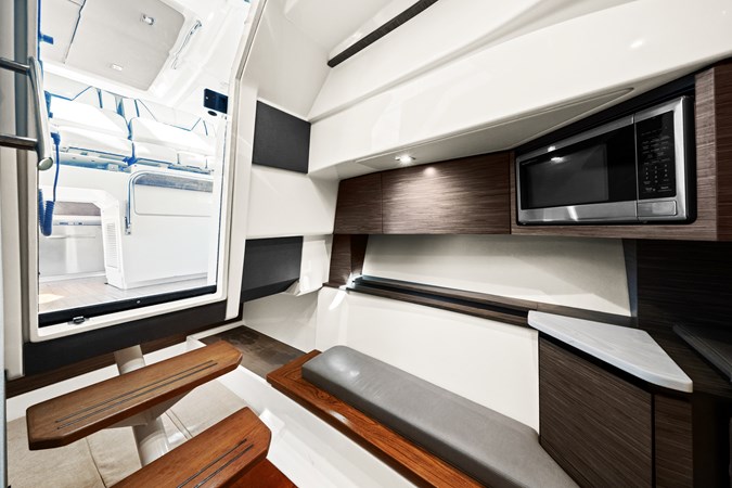 WHAT THE HULL - Yacht for sale