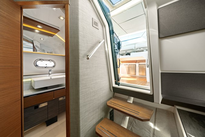 WHAT THE HULL - Yacht for sale