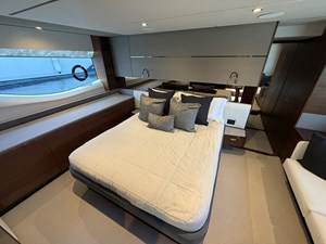 WILE E COYOTE 9 Master stateroom
