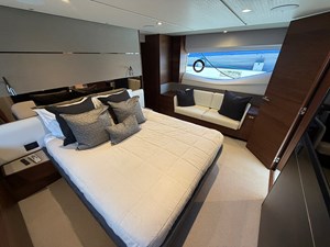WILE E COYOTE 10 Master stateroom