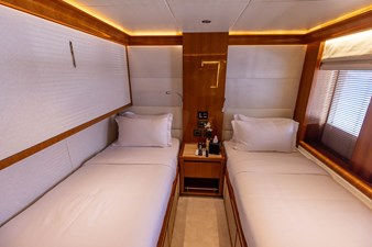 Atlantis 38 