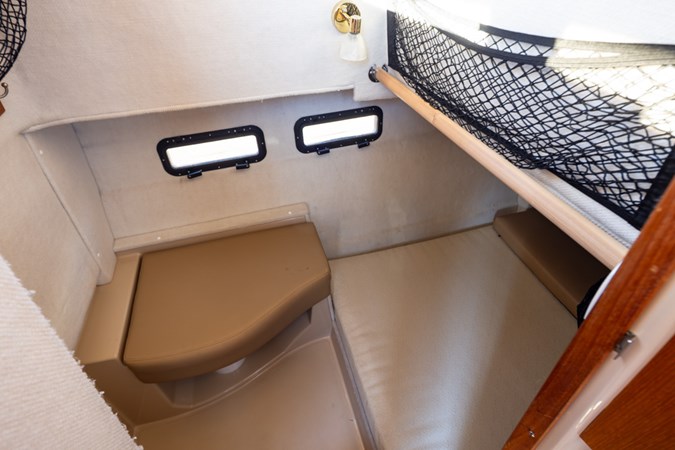 Guest Cabin Head