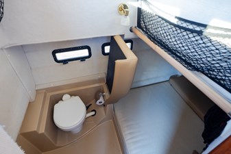 Guest Cabin Head