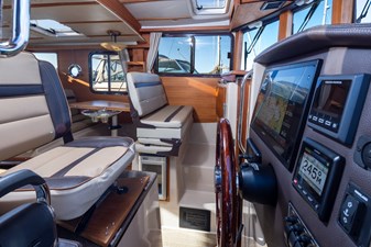 Helm Seating