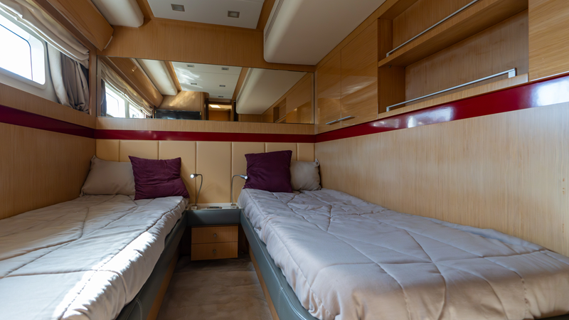 013 - Yacht for sale