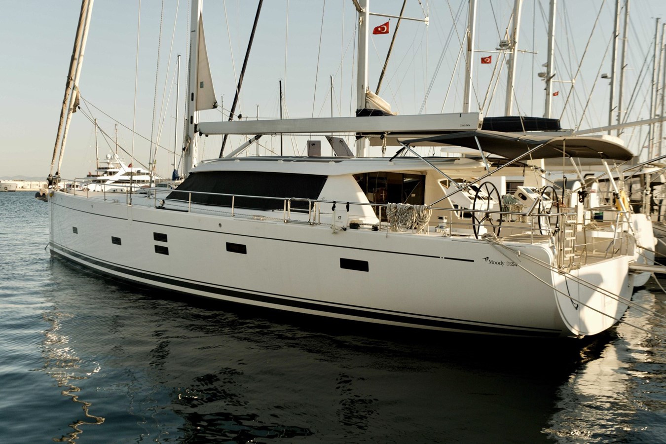 2022 MOODY Yacht for Sale | 56' 6