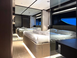 LADY AGA 22 