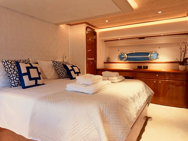FERRETTI 760 - Yacht zu verkaufen
