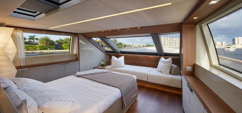 O - Yacht for sale