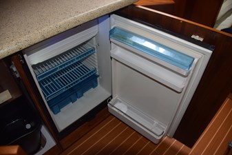 Under counter refrigerator  