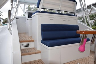Cockpit mezzanine seating  