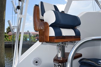 Helm companion seat