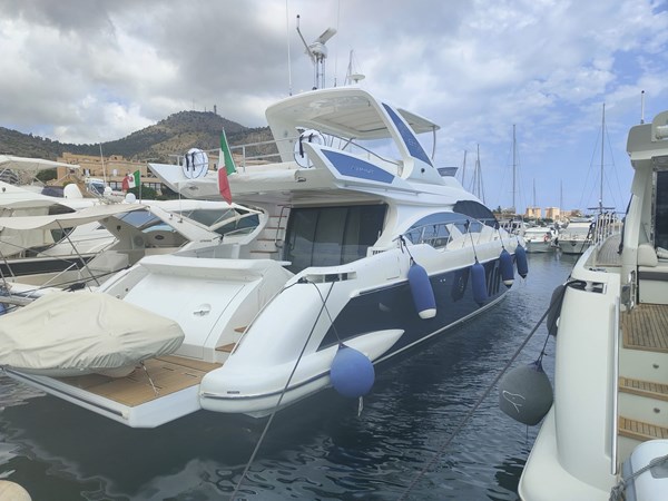 AZIMUT 64 FLYBRIDGE - Yates en venta