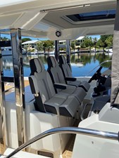 ENCORE 24 Helm Seating