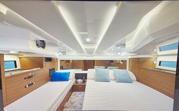 ENCORE 32 Master Stateroom
