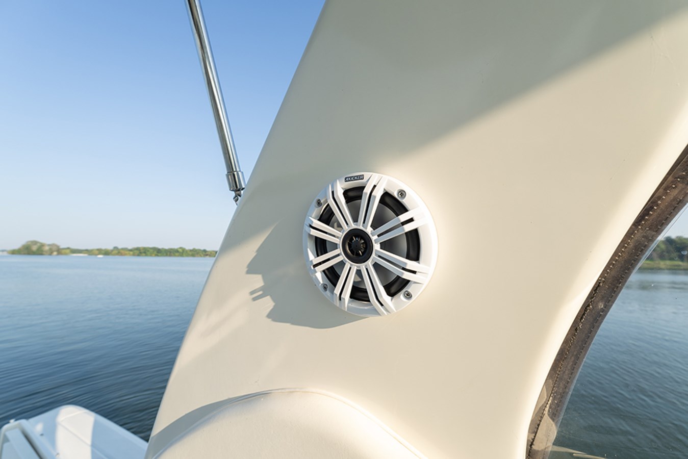 Cockpit speaker