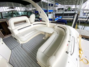 THE AMBER LEIGH 5 Cockpit seating area