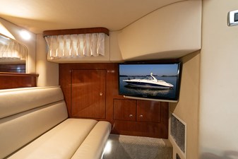 THE AMBER LEIGH 21 TV in the midcabin