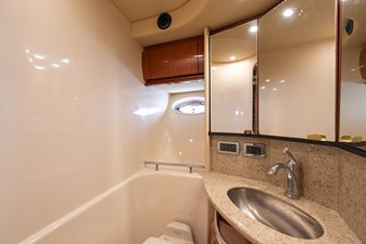 THE AMBER LEIGH 28 Master vanity sink