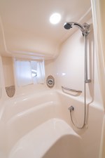THE AMBER LEIGH 29 Master shower