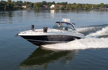 THE AMBER LEIGH 34 Port bow profile