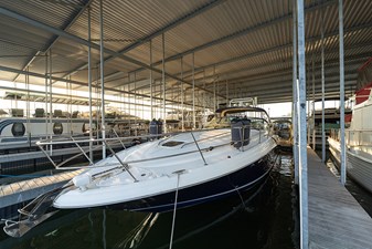 THE AMBER LEIGH 36 Port bow profile (in slip)