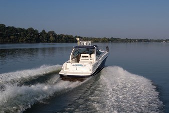 THE AMBER LEIGH 43 2003 Sea Ray 420 Sundancer underway
