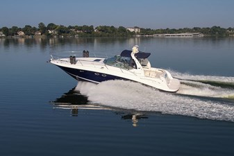 THE AMBER LEIGH 44 2003 Sea Ray 420 Sundancer underway