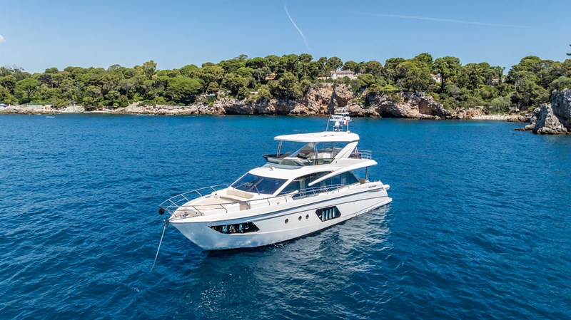 212 Yachting_Absolute 64 Fly 2029-0526