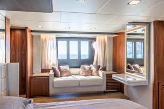 PIRVELI 2 Master cabin sofa