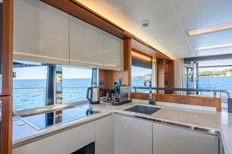 PIRVELI 12 Galley