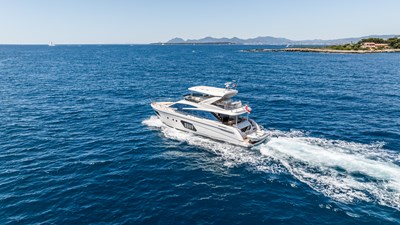 PIRVELI 21 Cruising
