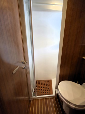 012_Guest Head Shower Area