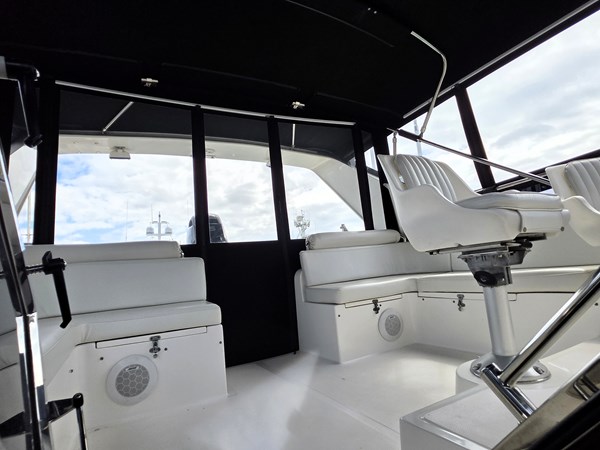 023_Flybridge Entrance