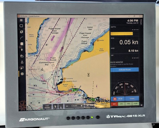 028_Fly Bridge Chart Display