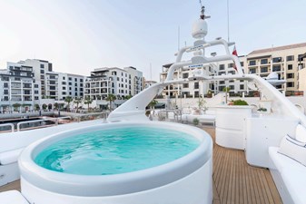 DXB 14 Sundeck jacuzzi