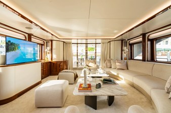 DXB 18 Main deck saloon