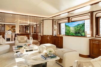DXB 21 Main deck saloon