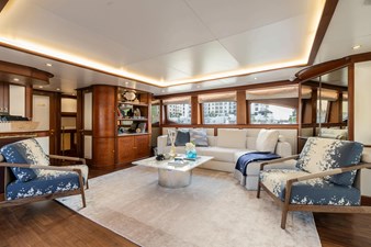 DXB 30 Upper deck saloon