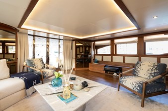DXB 33 Upper deck saloon