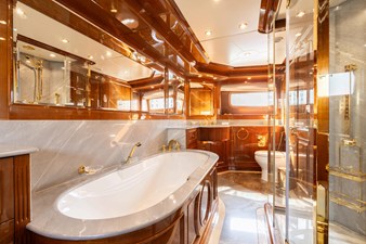 DXB 40 Master ensuite